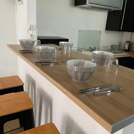 Apartment Ancienne Maison De Spacieuse Pour 7 Pers Sotteville-les-Rouen